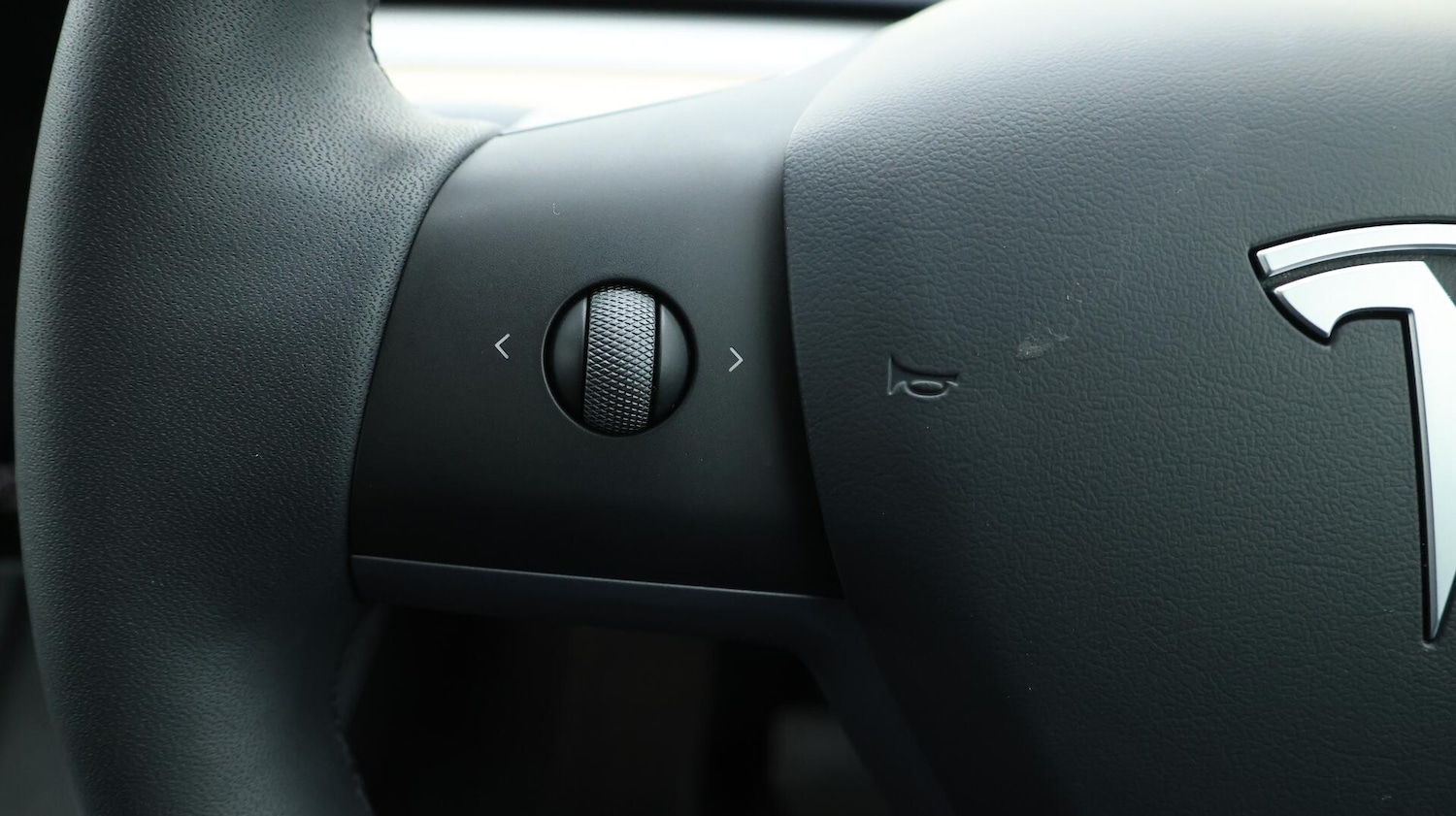 Used Tesla Model Y 2023 for sale - 76108603: Photo 24