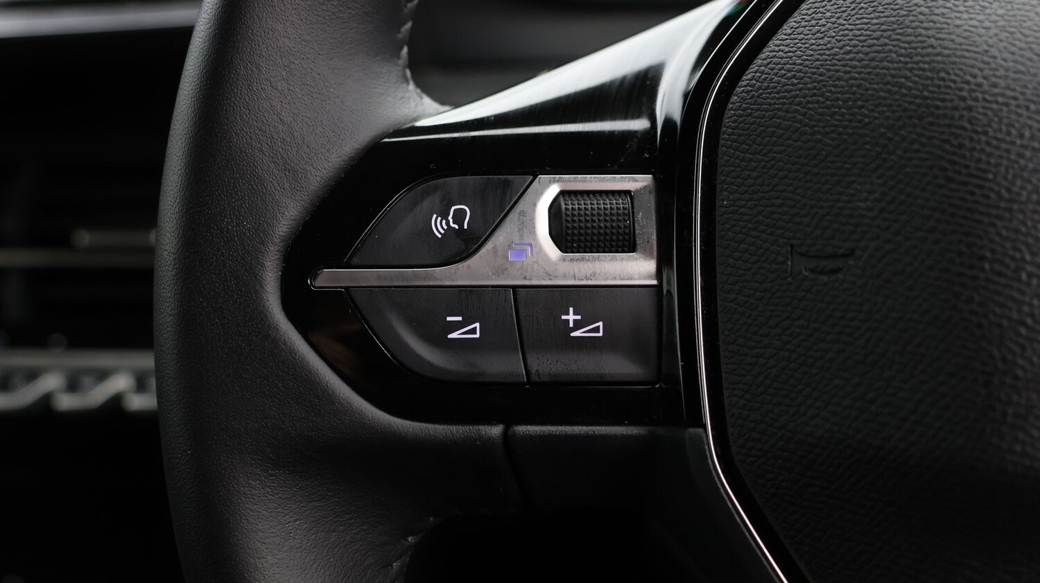 Used Peugeot 2008 for sale - 77873131: Photo 25