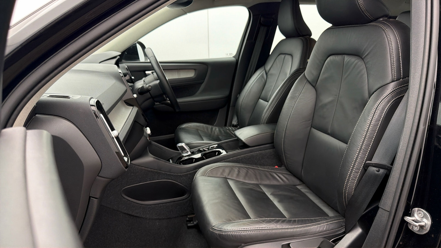 Used Volvo XC40 2022 for sale - 78169109: Photo 13