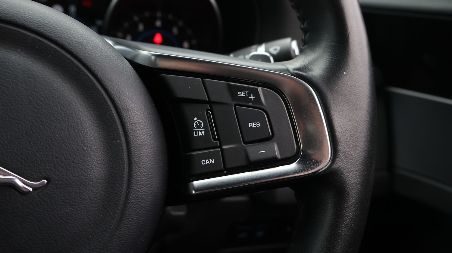 Used Jaguar XF 2018 for sale - 77548443: Photo 26