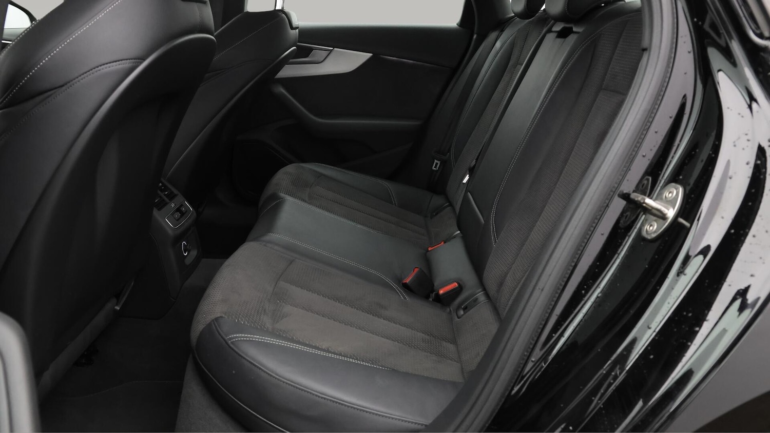 Used Audi A4 2018 for sale - 76370636: Photo 17