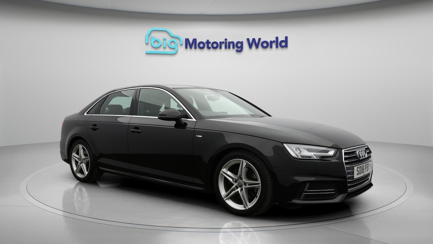 Used Audi A4 2018 for sale - 76370636: Photo 2