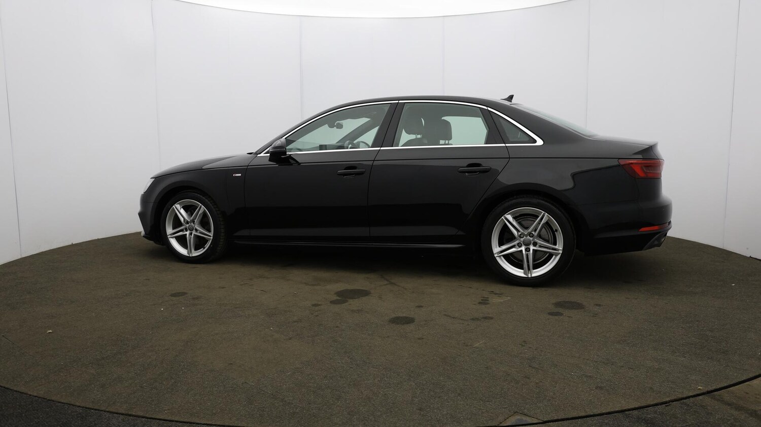 Used Audi A4 2018 for sale - 76370636: Photo 70