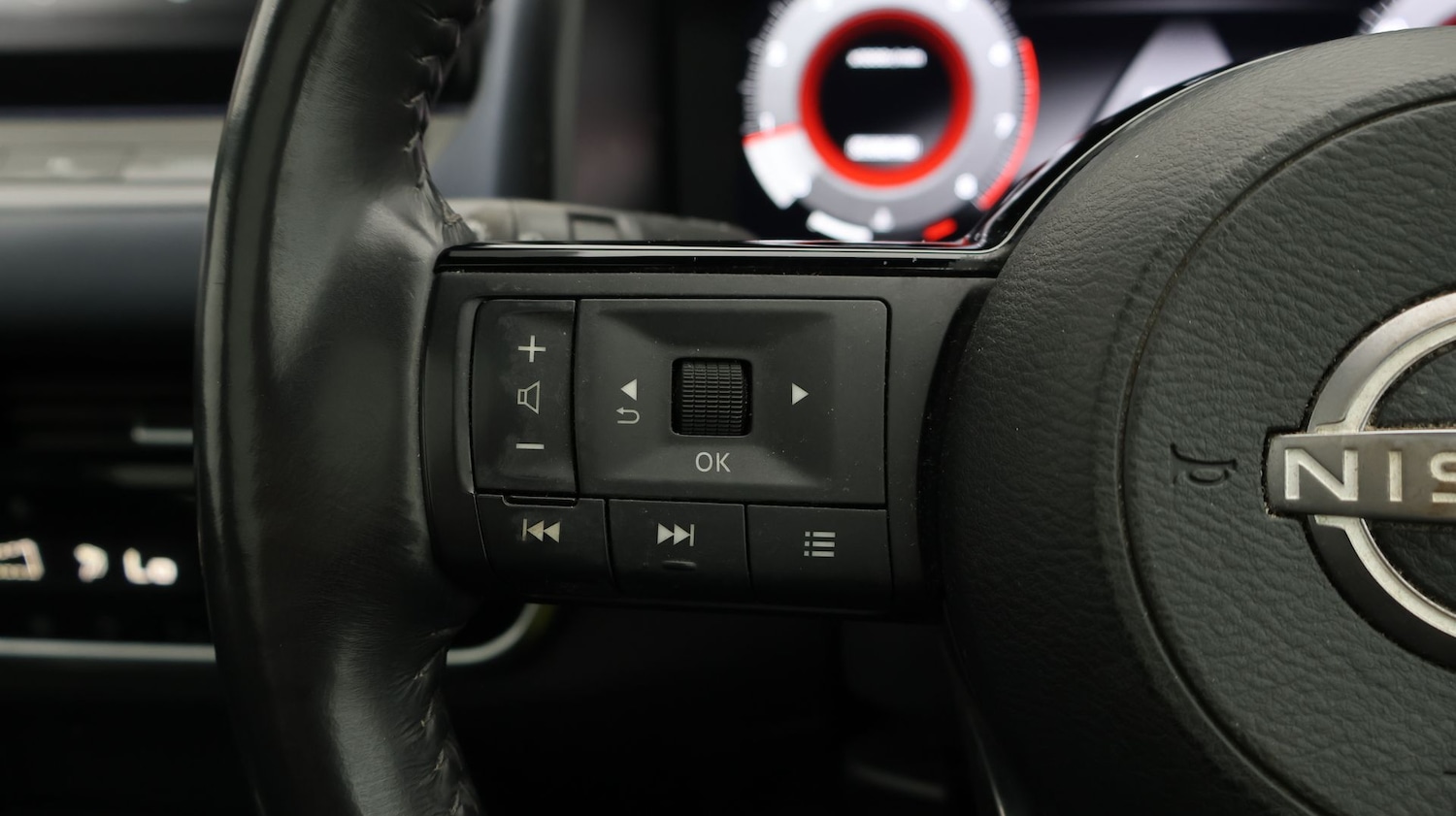 Used Nissan Qashqai for sale - 77854457: Photo 25