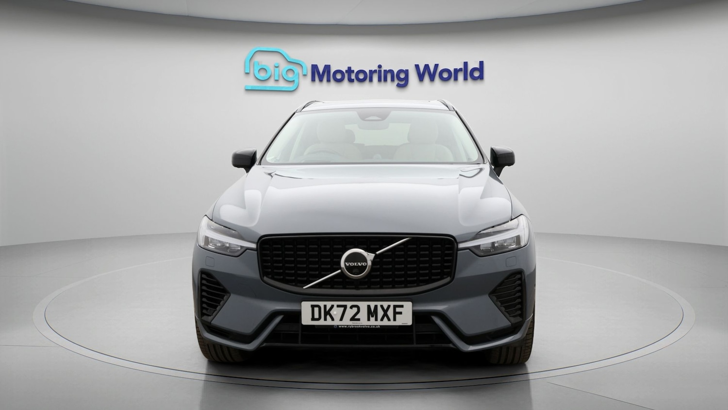 Used Volvo XC60 2023 for sale - 77365668: Photo 2
