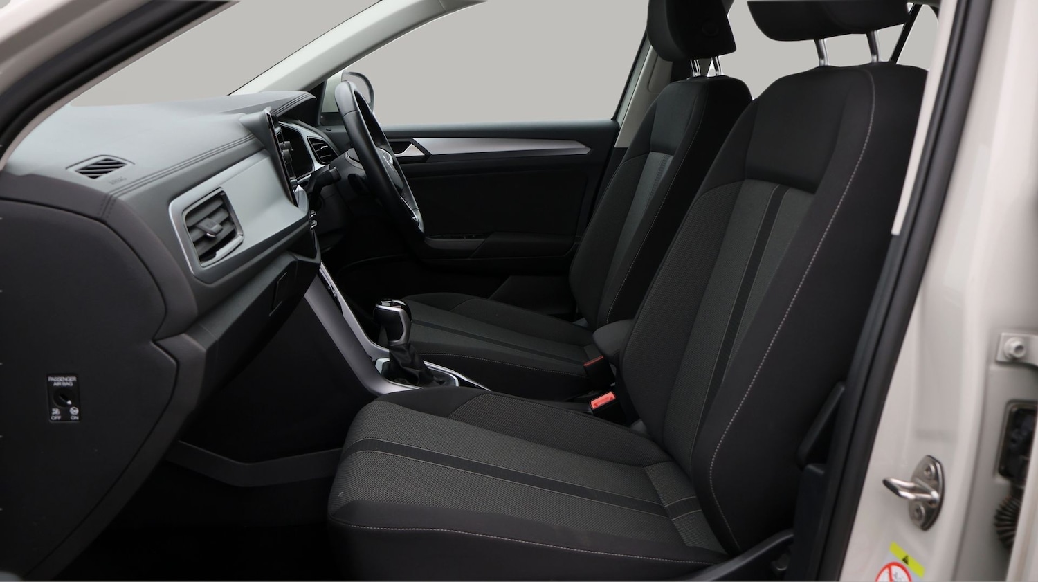 Used Volkswagen T-Roc 2023 for sale - 77774622: Photo 14