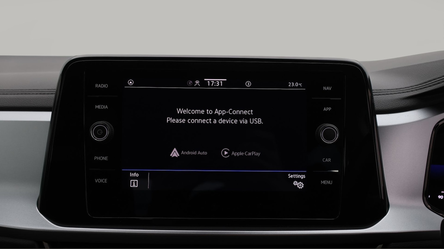 Used Volkswagen T-Roc 2023 for sale - 77774622: Photo 22