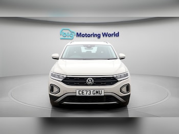 Used Volkswagen T-Roc 2023 for sale - 77774622: Photo