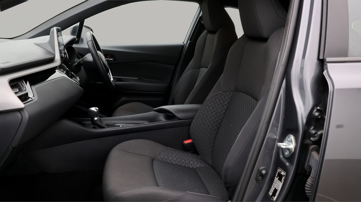 Used Toyota C-HR 2023 for sale - 77556379: Photo 14