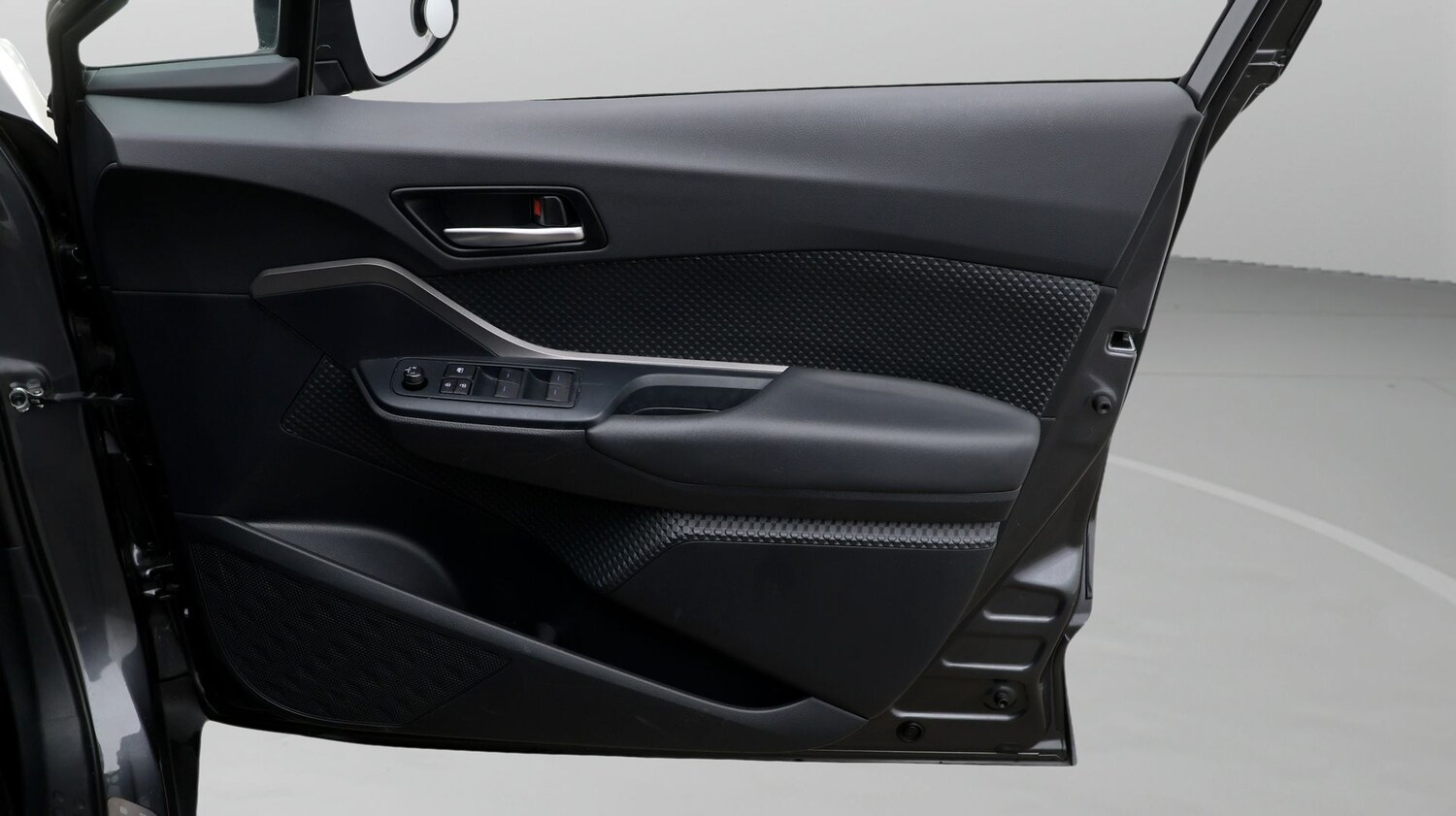 Used Toyota C-HR 2023 for sale - 77556379: Photo 15