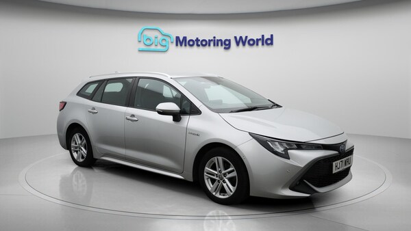 Used Toyota Corolla 2021 for sale - 76239420: Photo 2