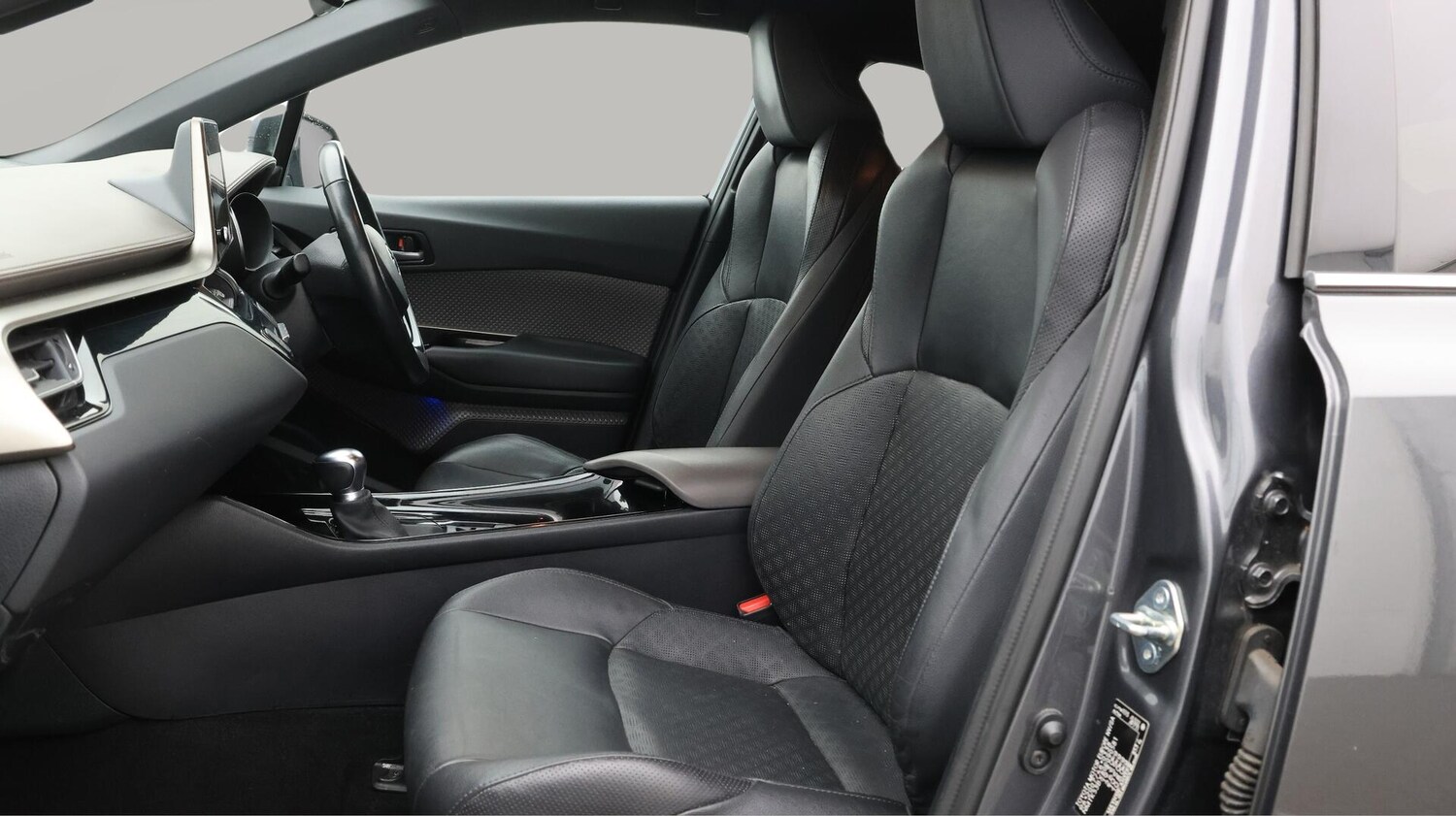 Used Toyota C-HR 2022 for sale - 76380586: Photo 14