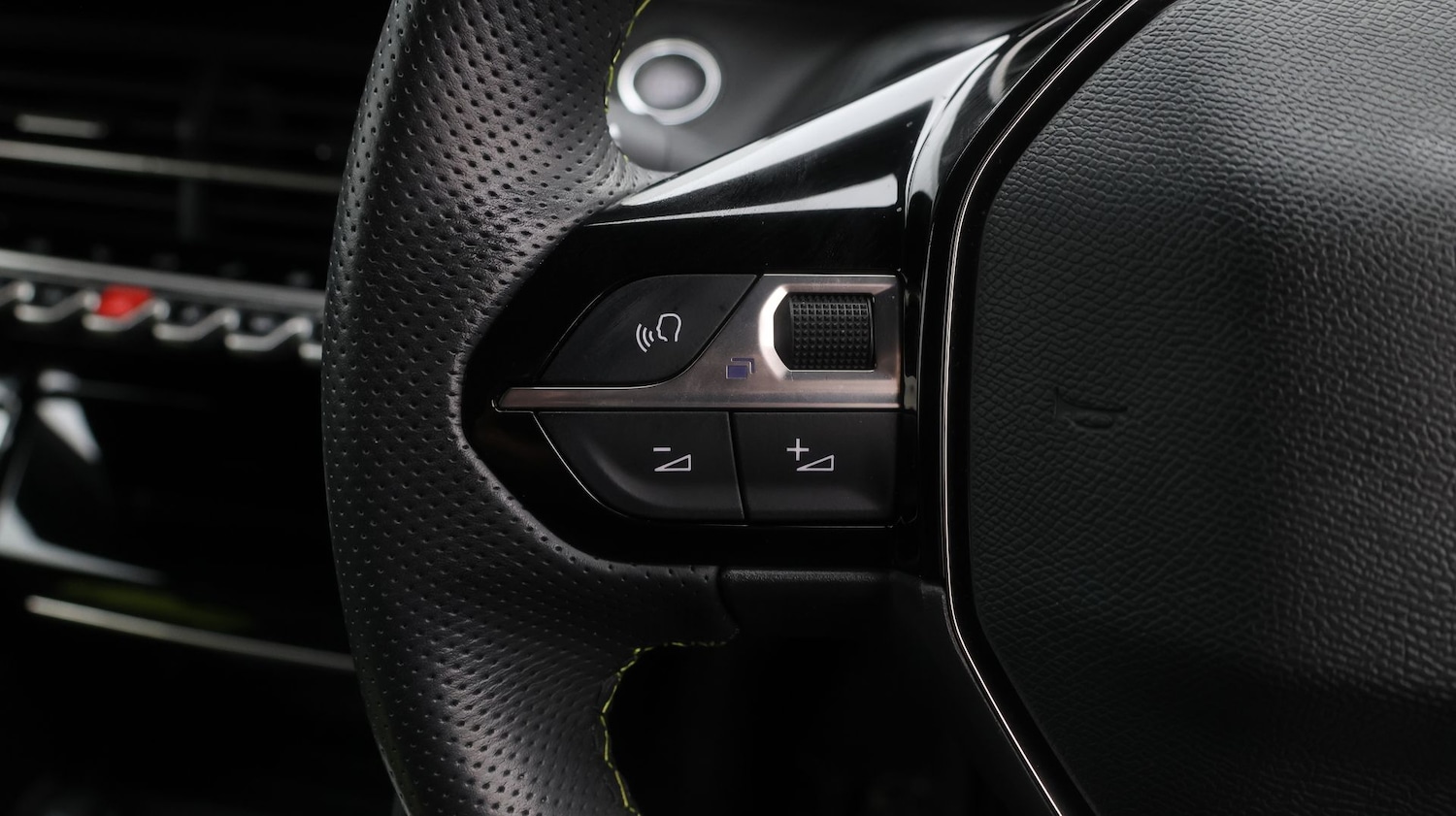 Used Peugeot 2008 2023 for sale - 77522235: Photo 28