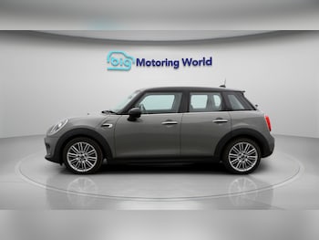 Used MINI Hatch 2018 for sale - 77136345: Photo