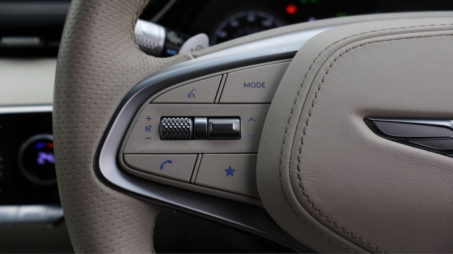 Used Genesis GV70 2023 for sale - 77245384: Photo 24