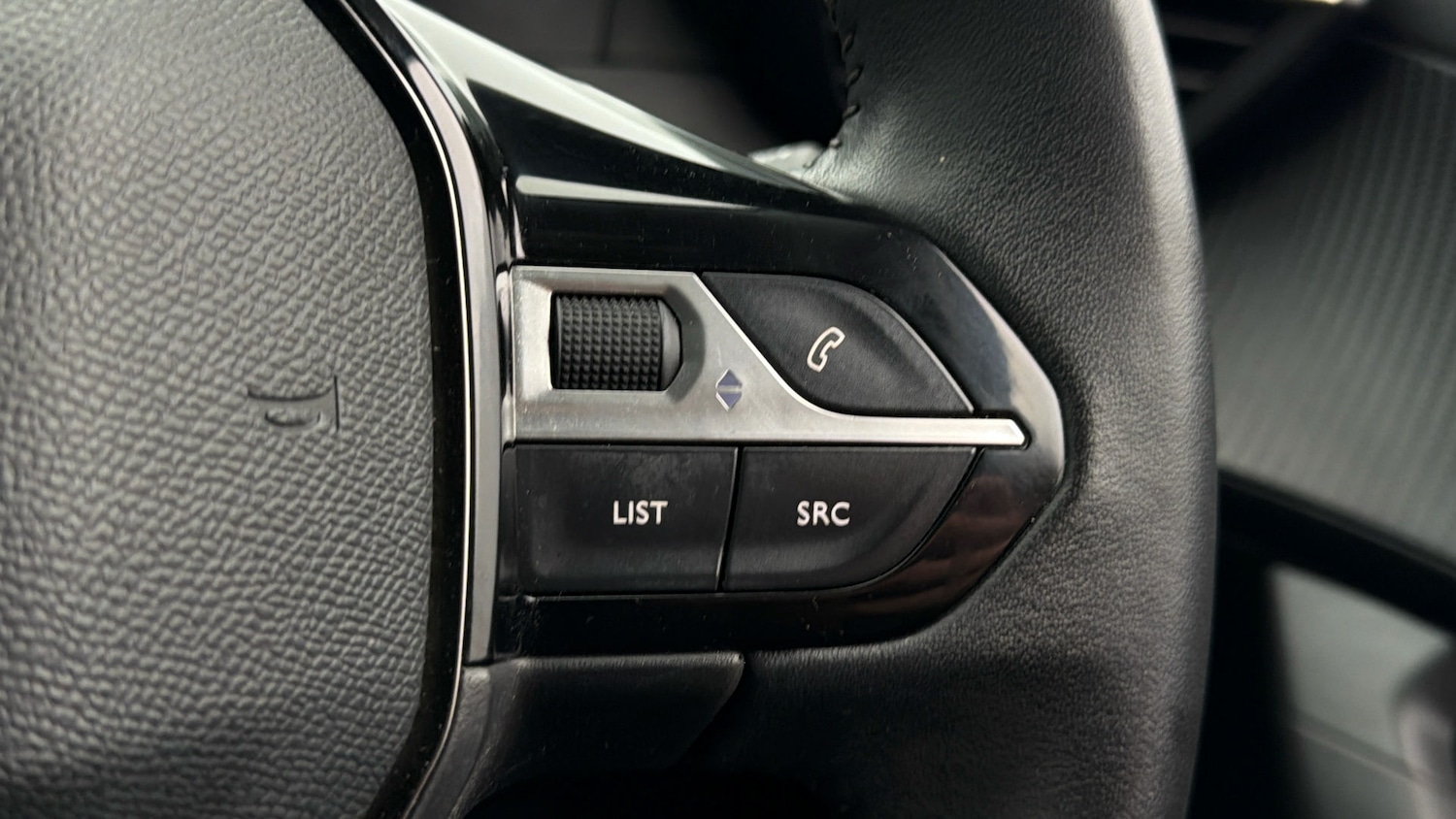 Used Peugeot 2008 2022 for sale - 77945345: Photo 24