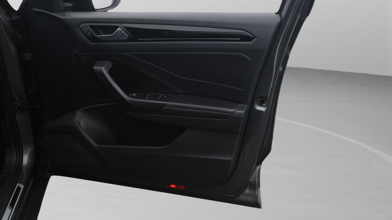 Used Volkswagen T-Roc 2024 for sale - 76735429: Photo 16