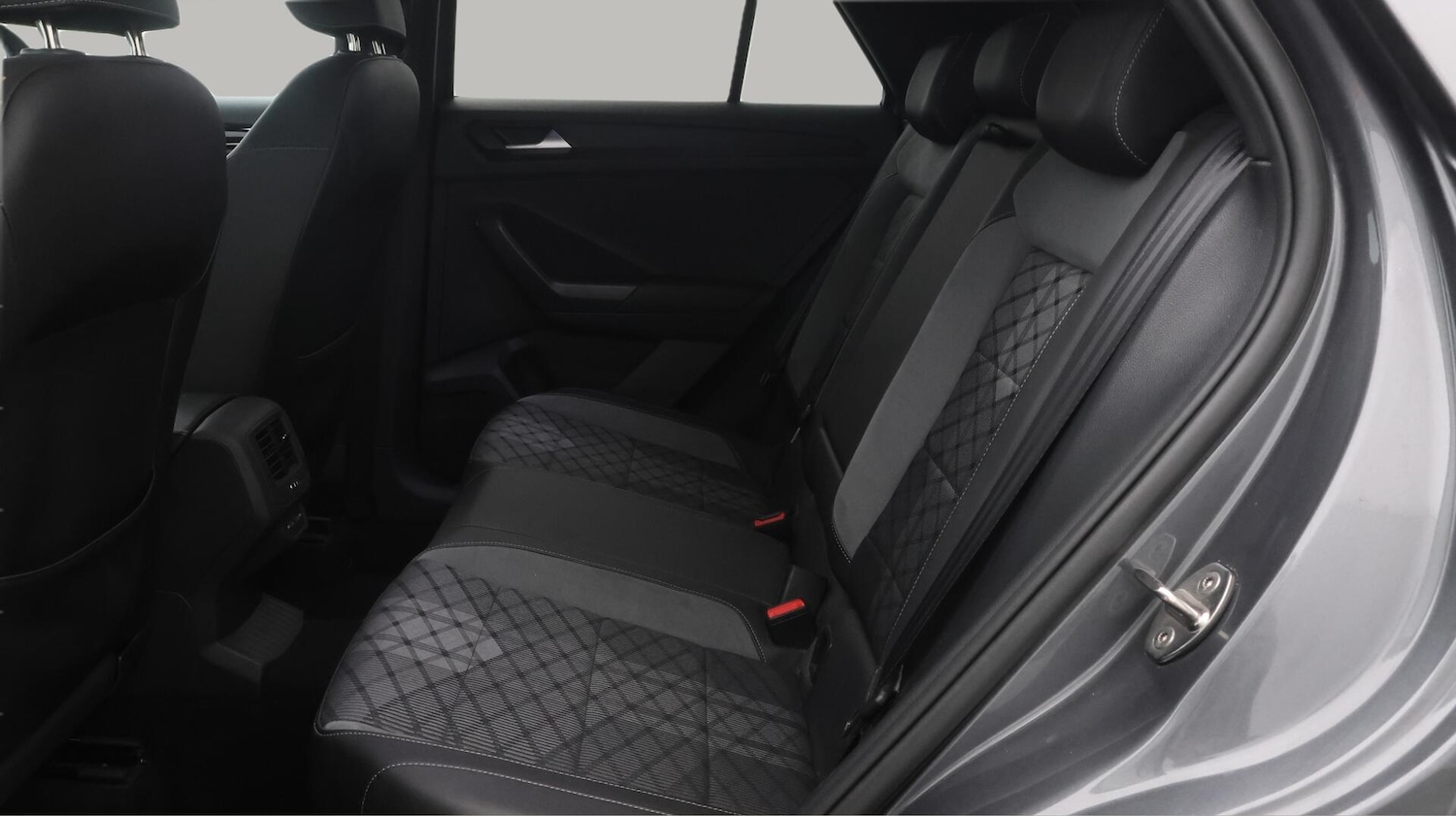 Used Volkswagen T-Roc 2024 for sale - 76735429: Photo 17