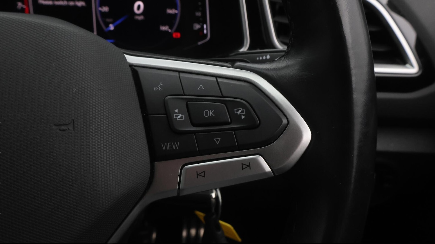 Used Volkswagen T-Roc 2024 for sale - 76735429: Photo 25