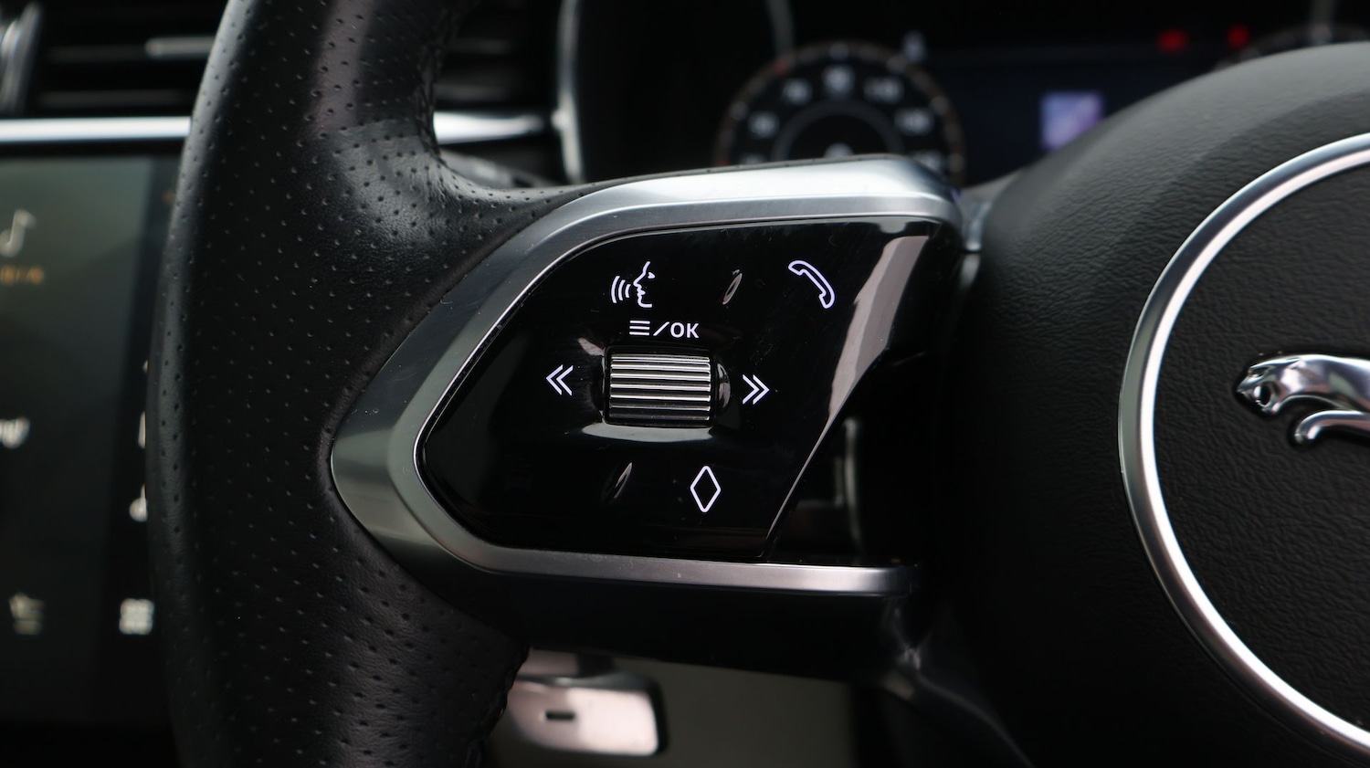 Used Jaguar F-Pace 2023 for sale - 77745271: Photo 25