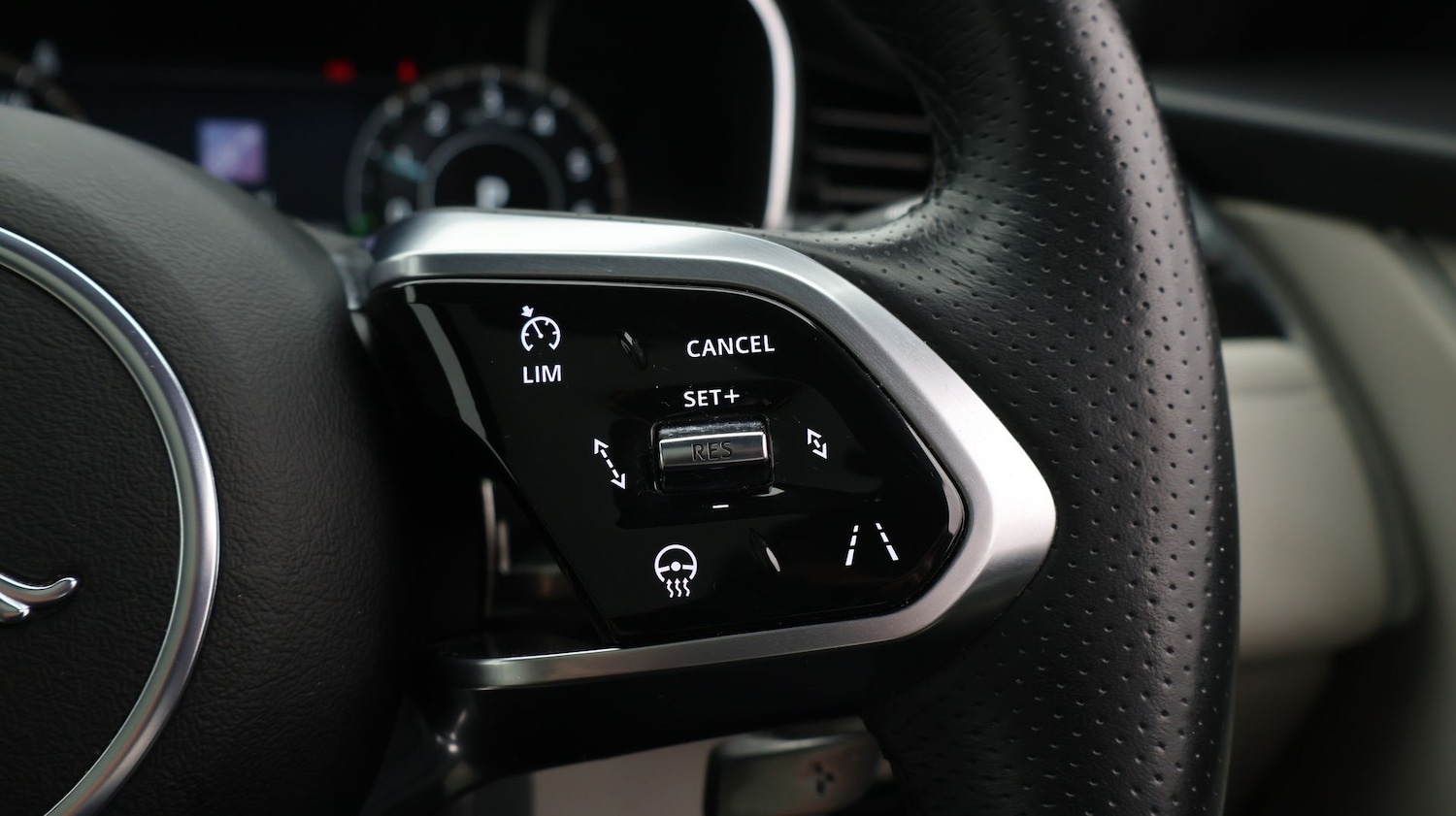 Used Jaguar F-Pace 2023 for sale - 77745271: Photo 26