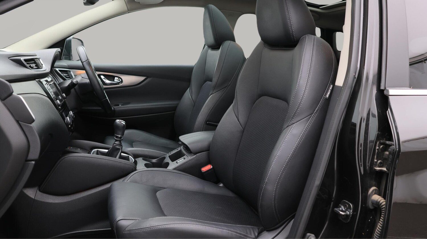 Used Nissan Qashqai 2018 for sale - 76432694: Photo 15