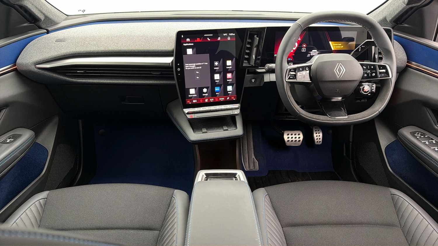 Used Renault Scenic E-Tech 2025 for sale - 78190426: Photo 12