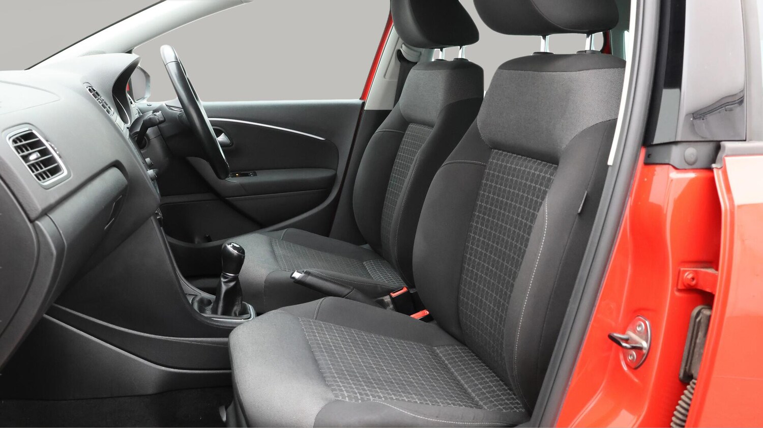 Used Volkswagen Polo 2017 for sale - 76633253: Photo 15