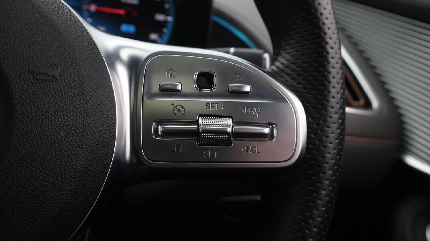 Used Mercedes-Benz EQC 2021 for sale - 76550378: Photo 28