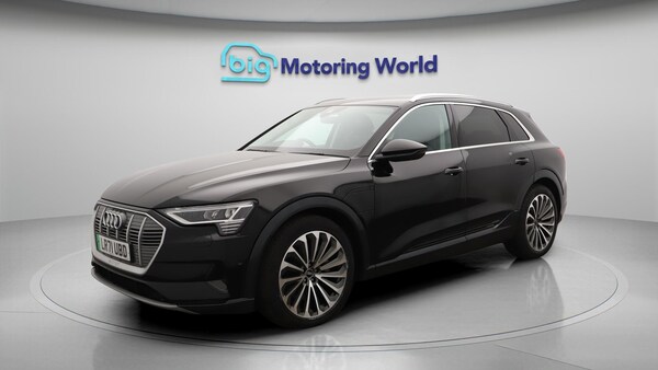 Used Audi e-tron 2021 for sale - 76215687: Photo 4