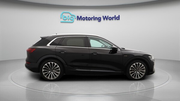Used Audi e-tron 2021 for sale - 76215687: Photo 9