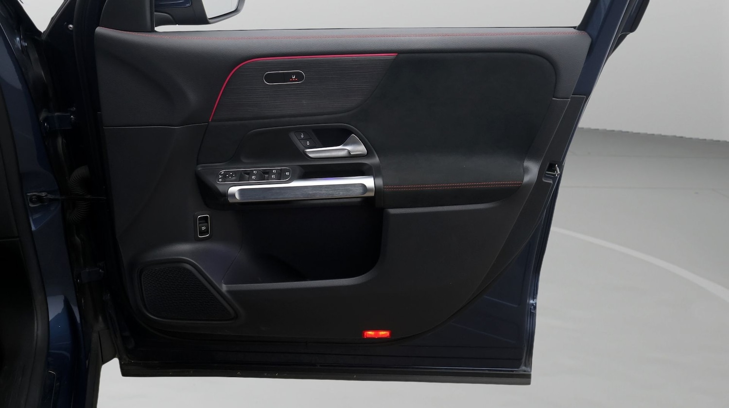 Used Mercedes-Benz EQB 2023 for sale - 77536365: Photo 15