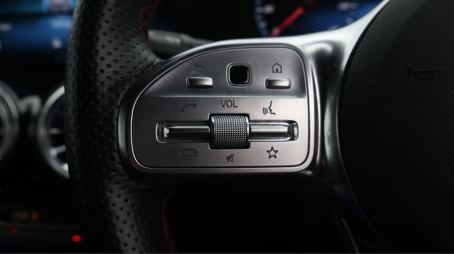 Used Mercedes-Benz EQB 2023 for sale - 77536365: Photo 24