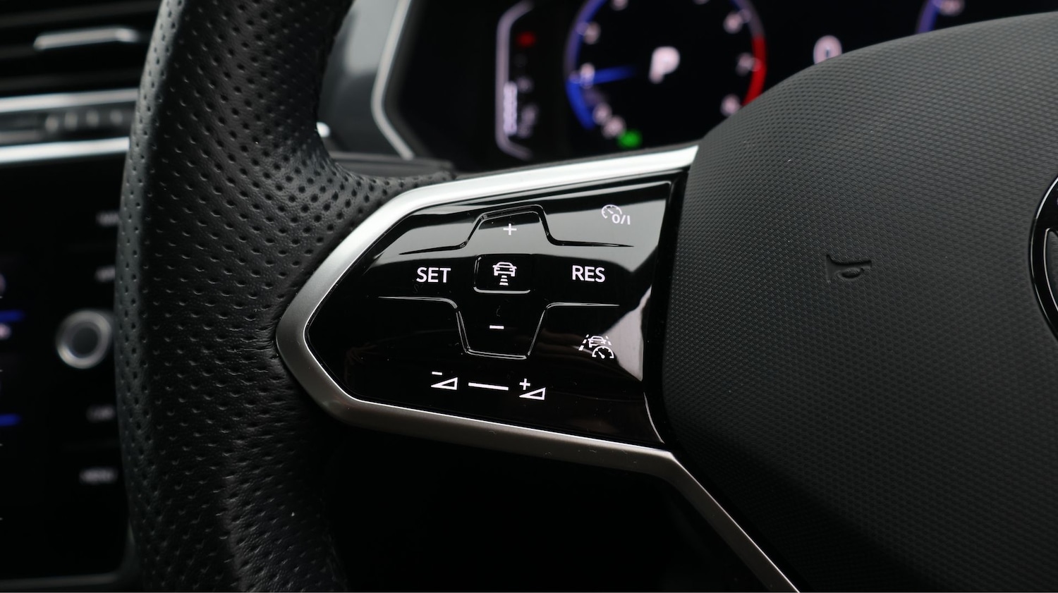 Used Volkswagen Tiguan 2023 for sale - 77813009: Photo 23