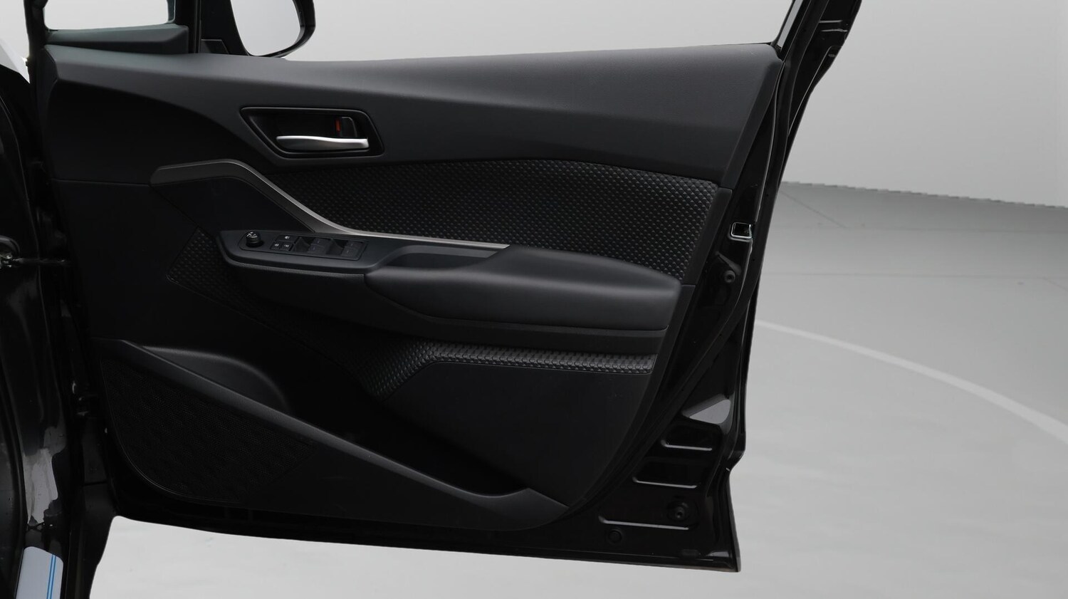 Used Toyota C-HR for sale - 76727791: Photo 16