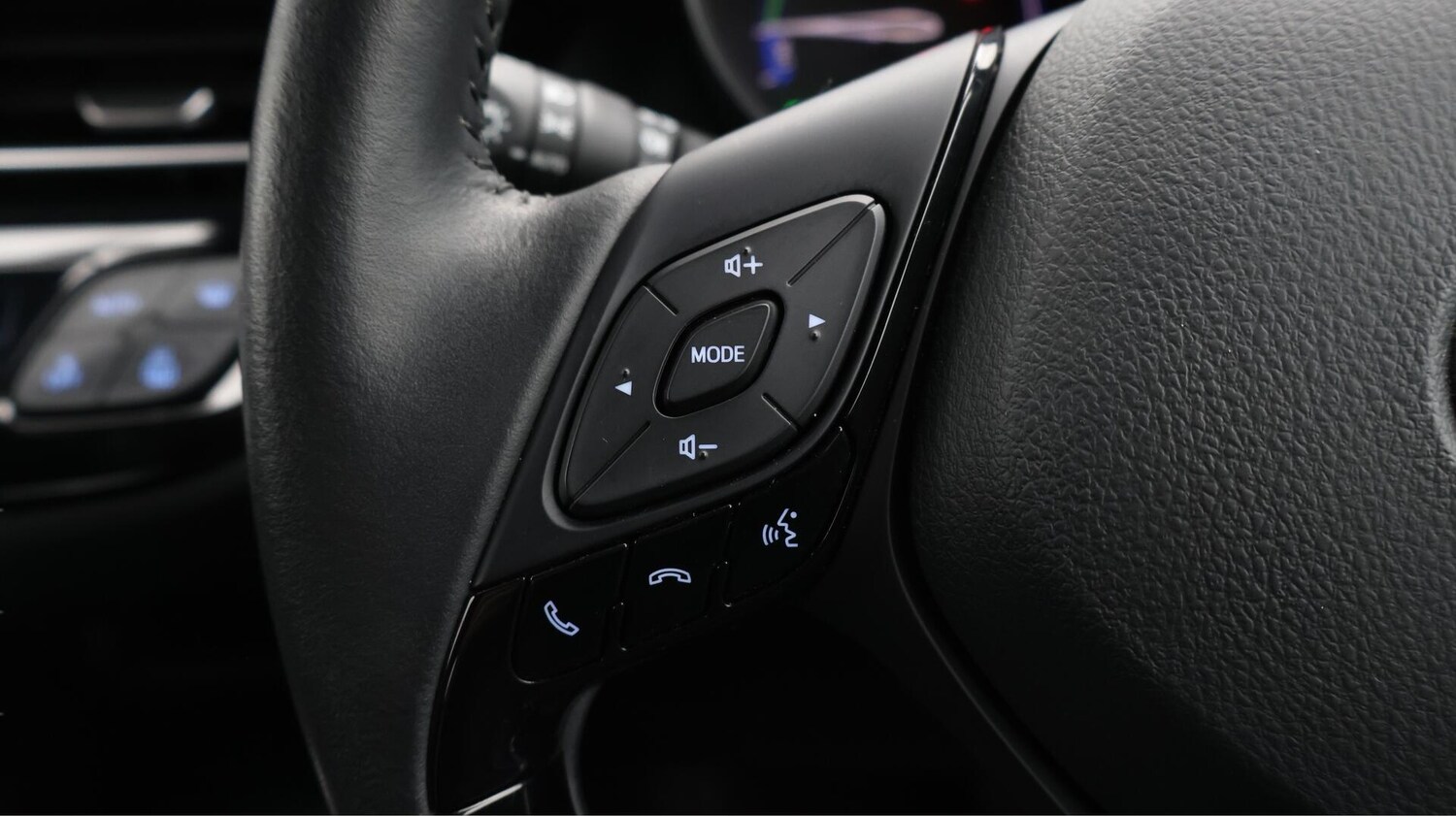 Used Toyota C-HR for sale - 76727791: Photo 26