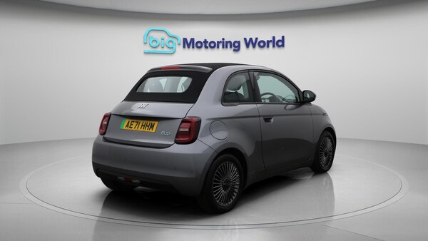 Used Fiat 500e C 2021 for sale - 76109442: Photo 8