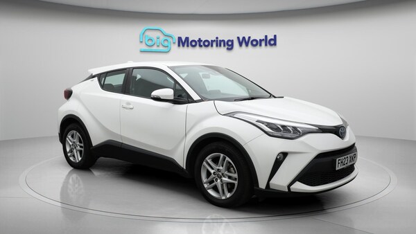 Used Toyota C-HR 2023 for sale - 76295737: Photo 2