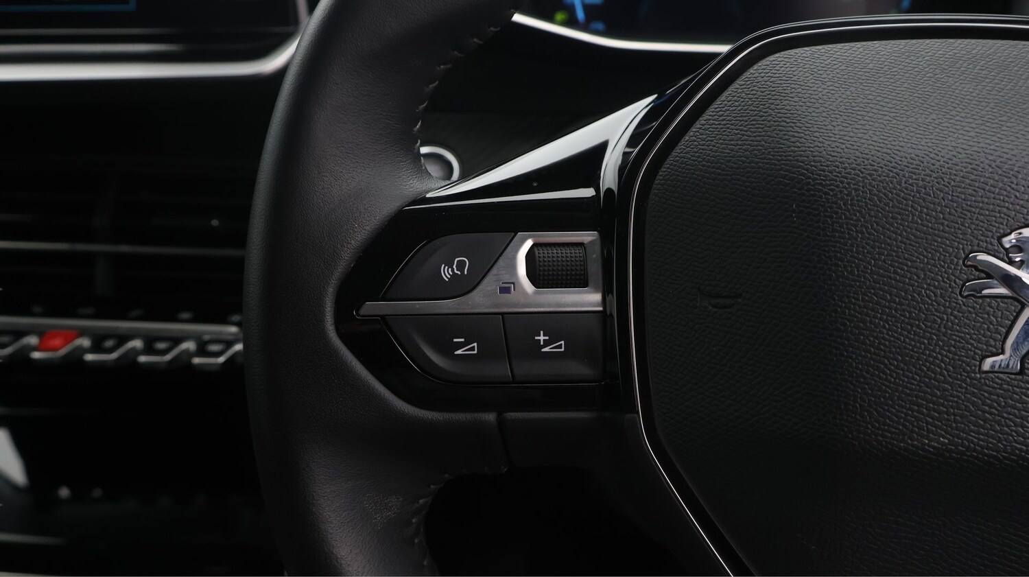 Used Peugeot 2008 2022 for sale - 77363471: Photo 22