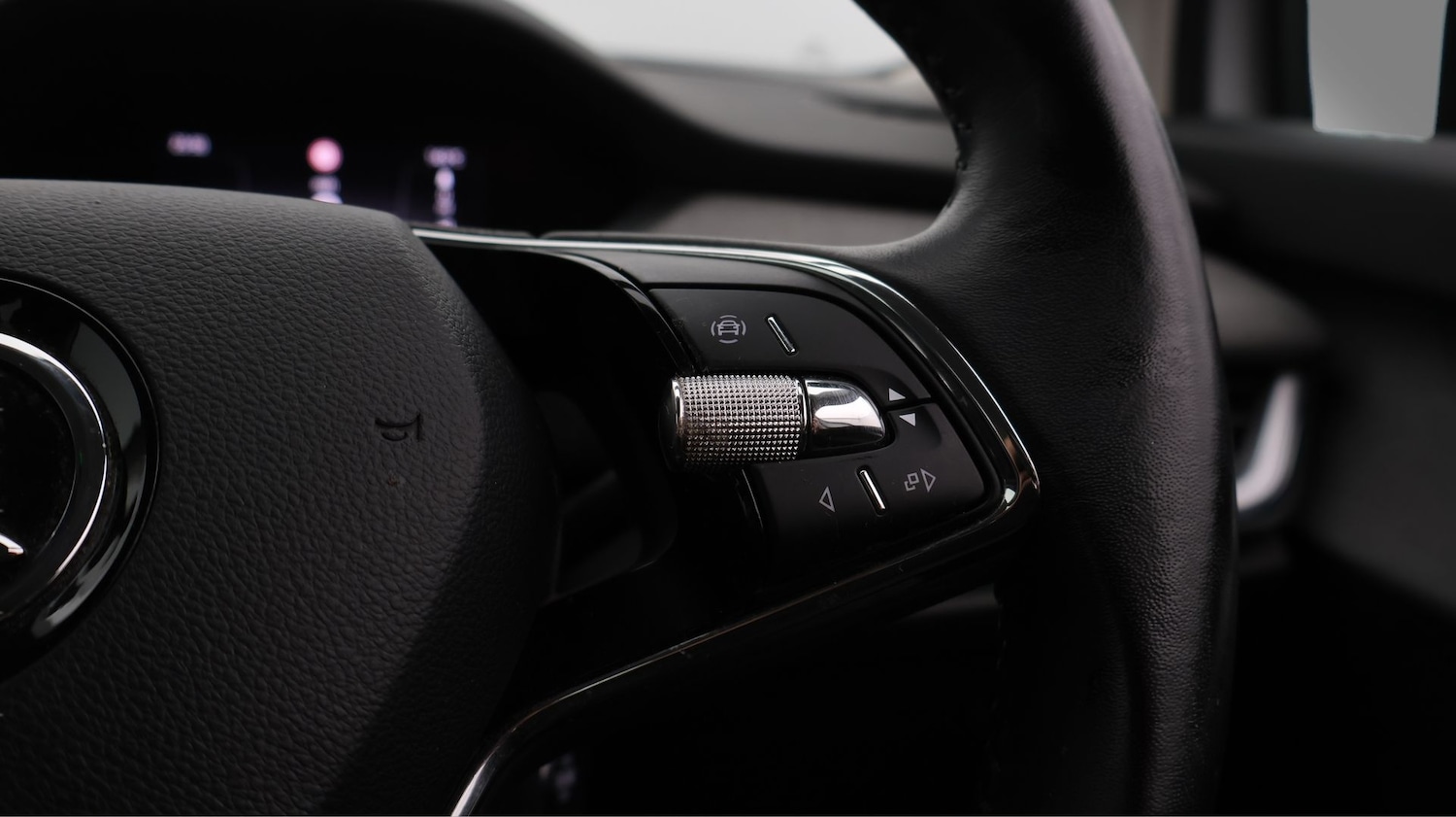 Used Skoda Enyaq 2023 for sale - 77715571: Photo 25