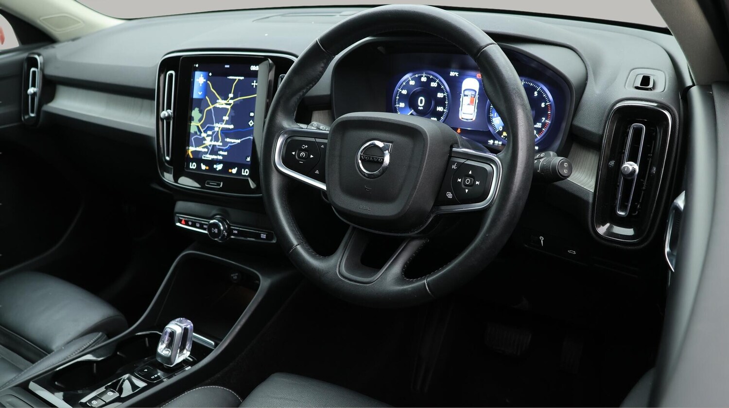 Used Volvo XC40 for sale - 76521693: Photo 10