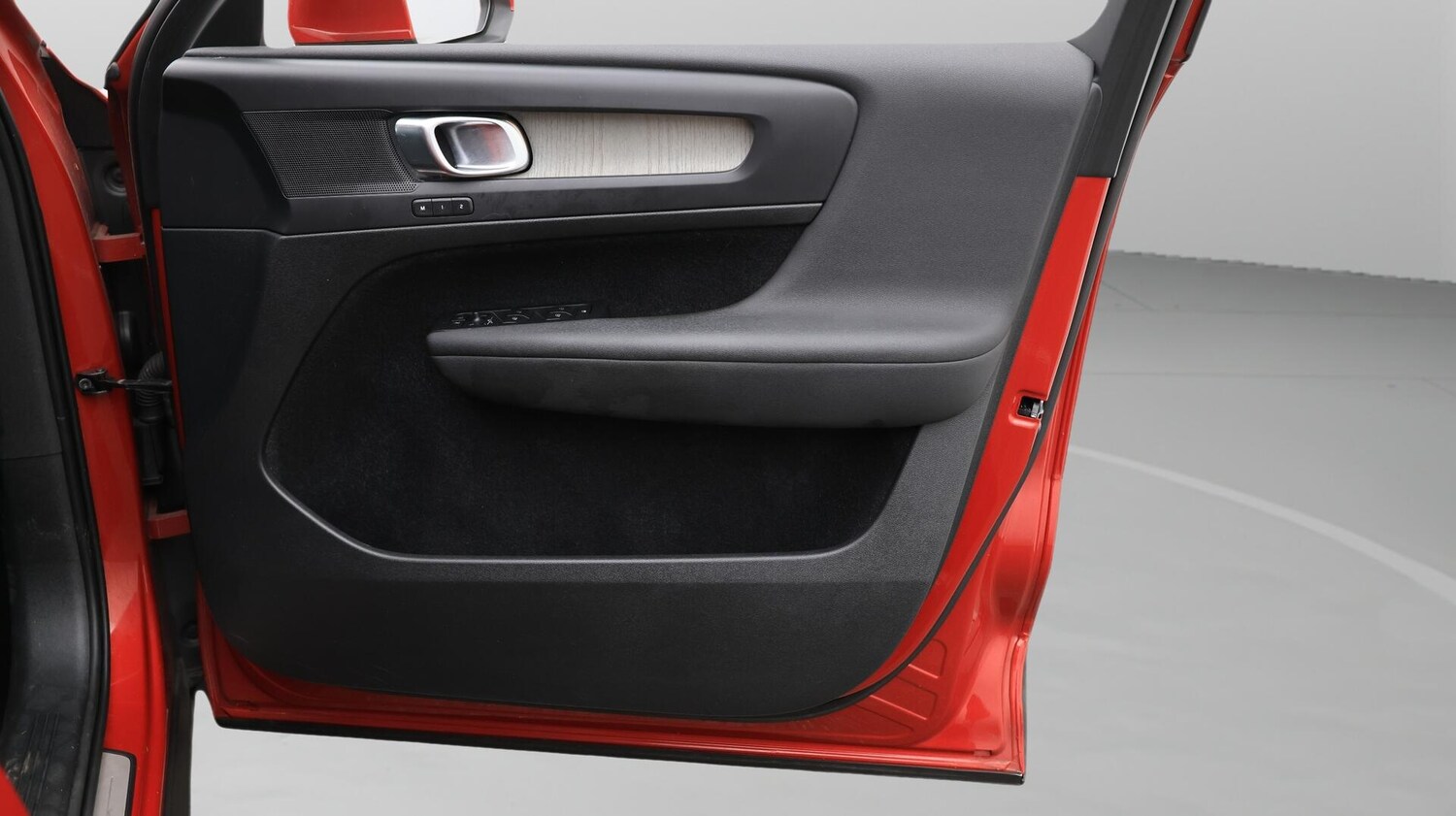 Used Volvo XC40 for sale - 76521693: Photo 16