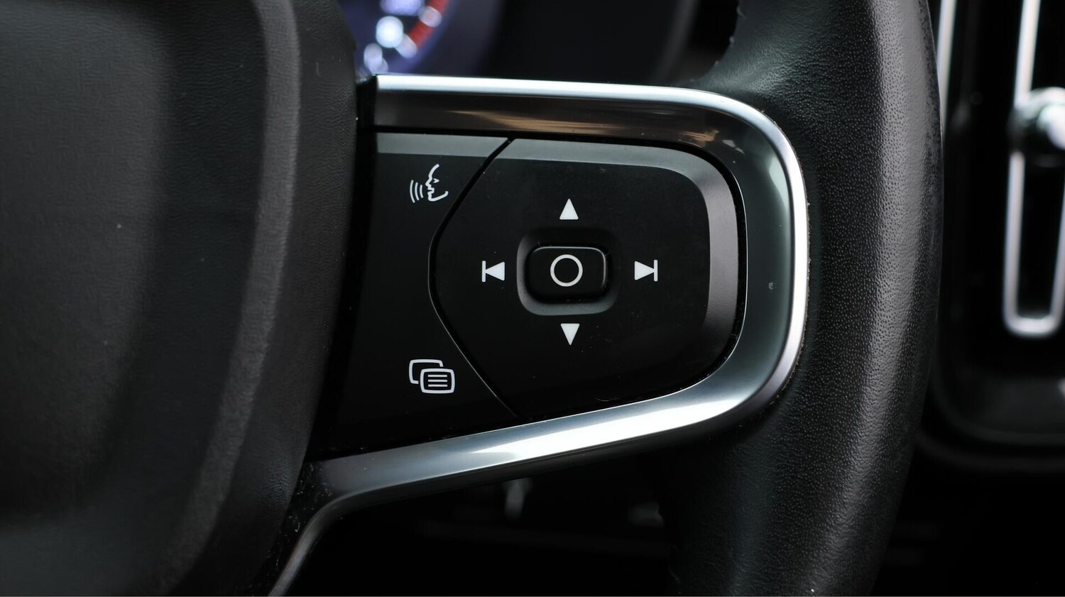 Used Volvo XC40 for sale - 76521693: Photo 25