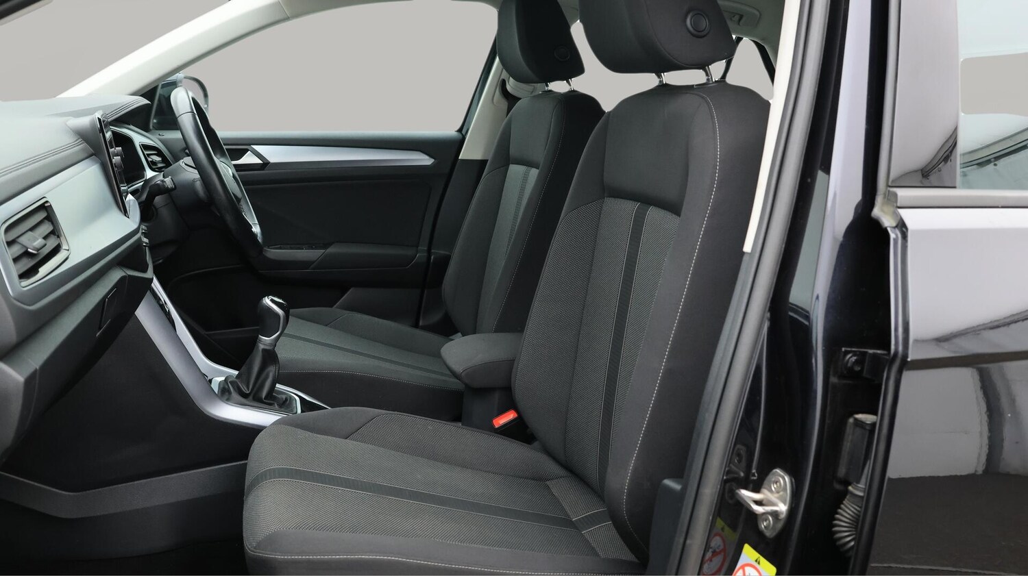 Used Volkswagen T-Roc 2022 for sale - 76153176: Photo 21