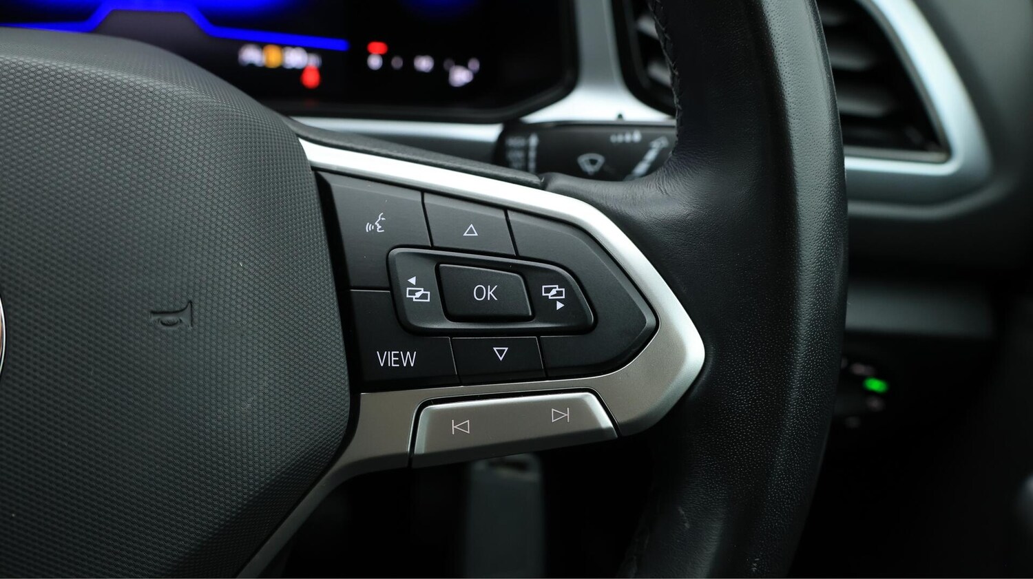 Used Volkswagen T-Roc 2022 for sale - 76153176: Photo 41