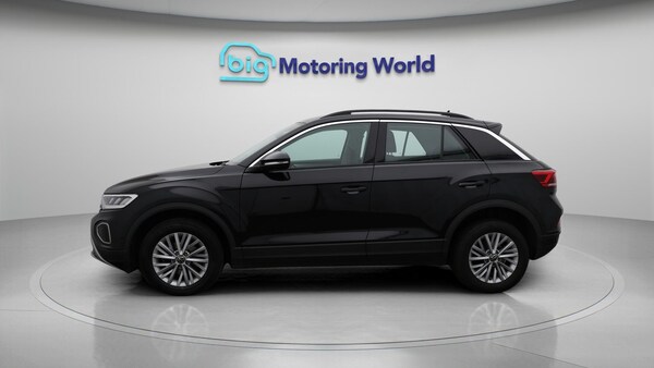 Used Volkswagen T-Roc 2022 for sale - 76153176: Photo 5