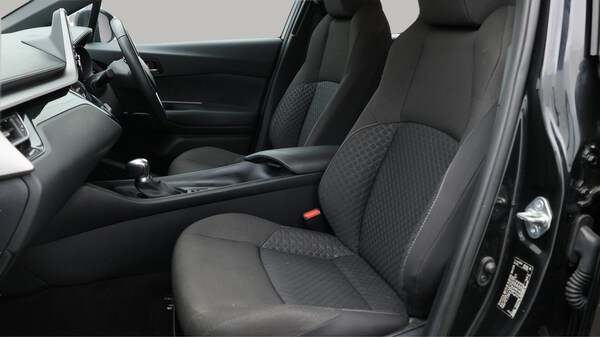 Used Toyota C-HR 2023 for sale - 75635389: Photo 15