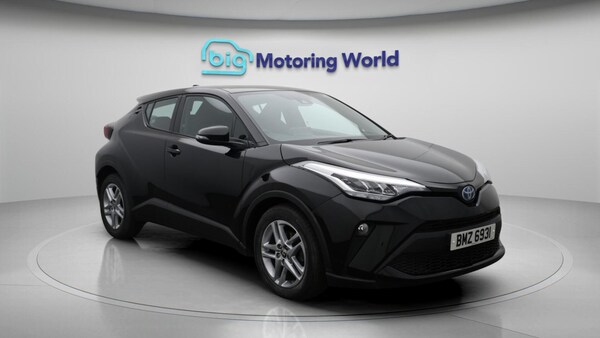 Used Toyota C-HR 2023 for sale - 75635389: Photo 2