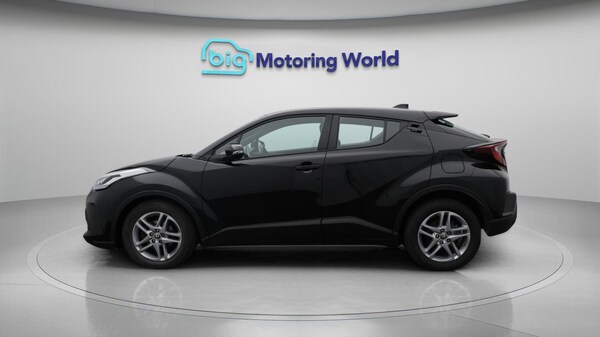 Used Toyota C-HR 2023 for sale - 75635389: Photo 5