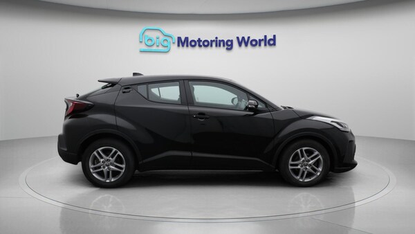 Used Toyota C-HR 2023 for sale - 75635389: Photo 9